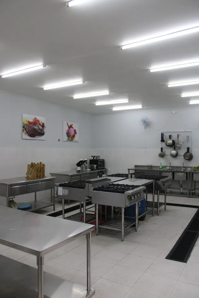 SPINERS Kitchen 1