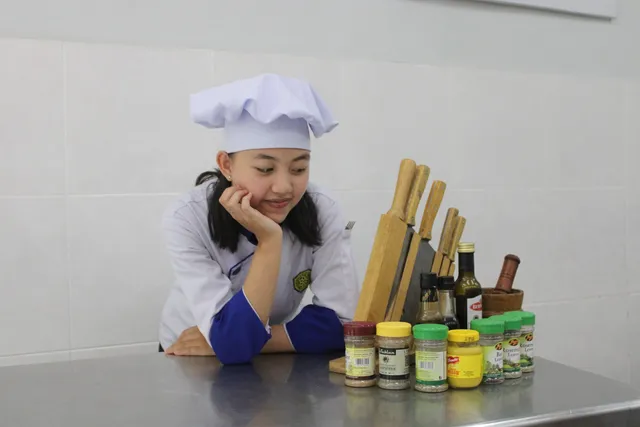 SPINERS Kitchen 3