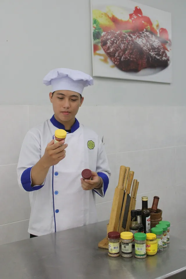 SPINERS Kitchen 5